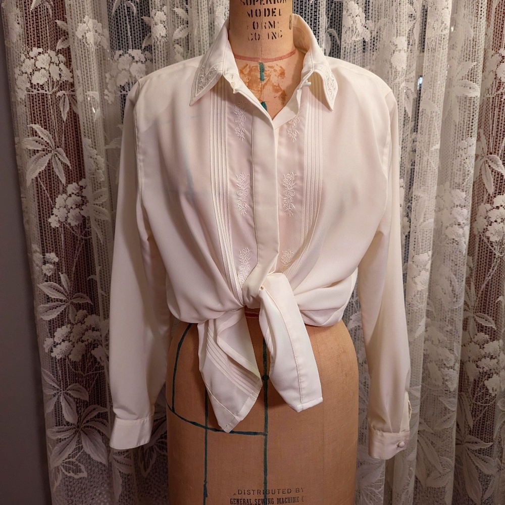 Cream detailed blouse